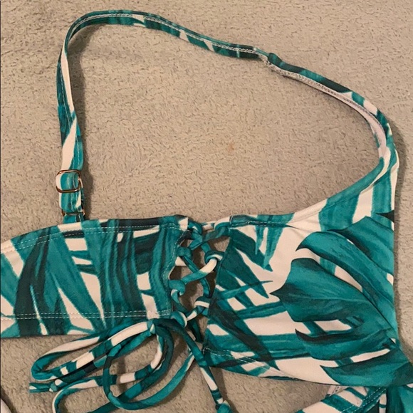 Tropical Print Bikini Top - Picture 2 of 2